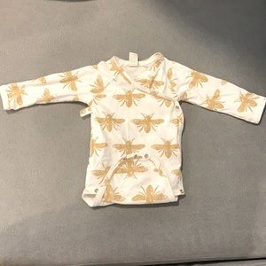 Kate quinn Bee Kimono onesie size 6-12 months EUC